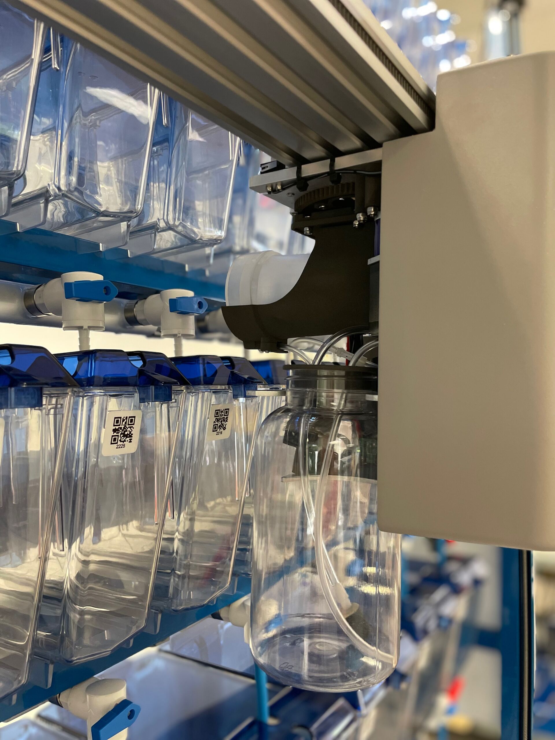 Iwaki Aquatic Feederbot®