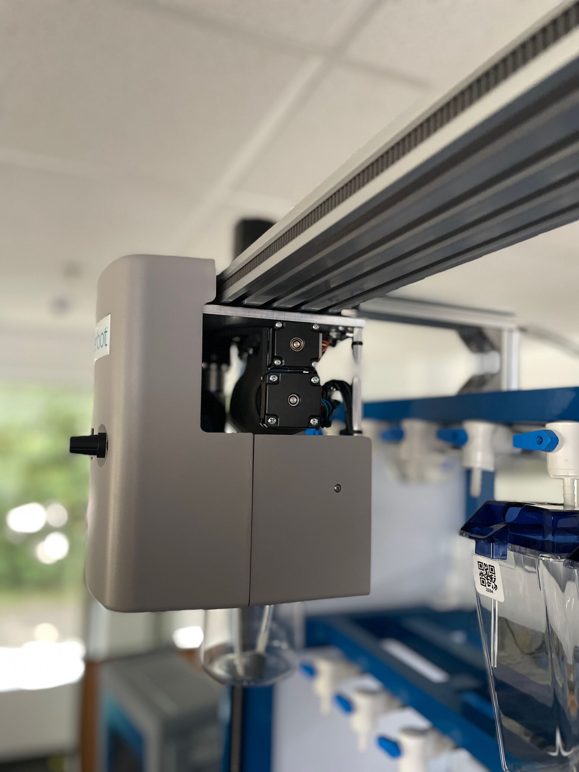 Iwaki Aquatic Feederbot®